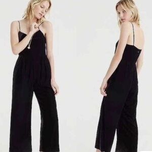 Chic Black Velvet Spaghetti Strap Jumpsuit